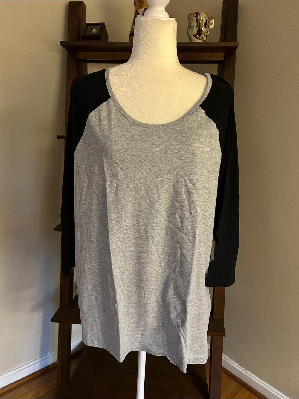 ellos Gray and Black Raglan Scoop-Neck Long Sleeve Tee